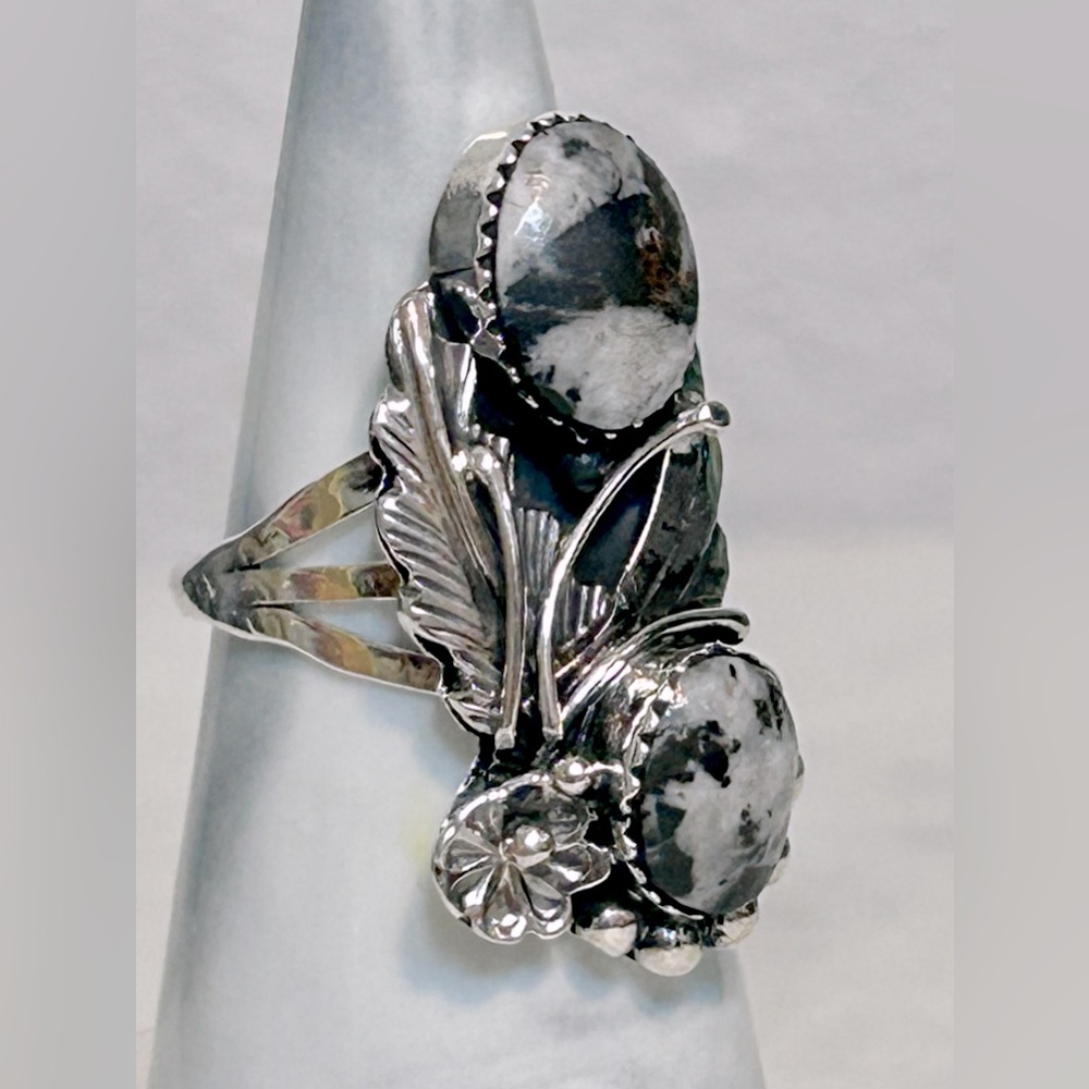 NWT Jimmy Garcia Navajo Handmade White Buffalo Ring